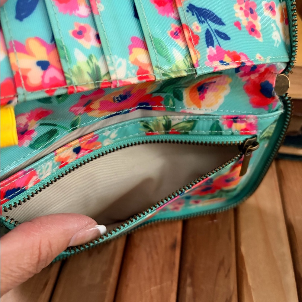 Wander Wallets Floral Zip Organizer Wristlet Spring Bloom - Picture 7 of 10